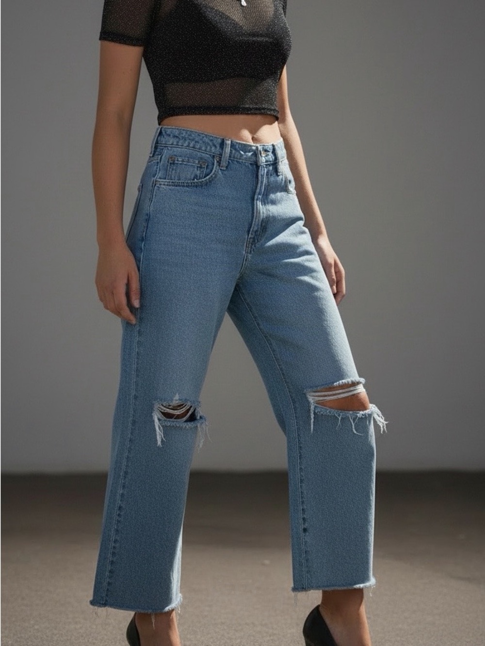 Low-Rise Light Blue Distressed Straight Baggy Jeans